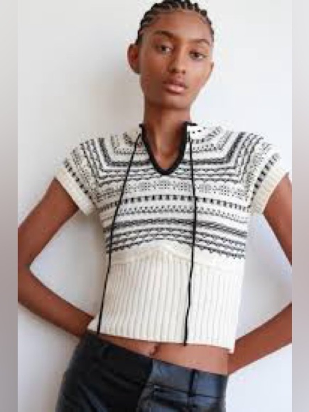 ZARA | Lace-Up Knitted Short Sleeve Cropped Top